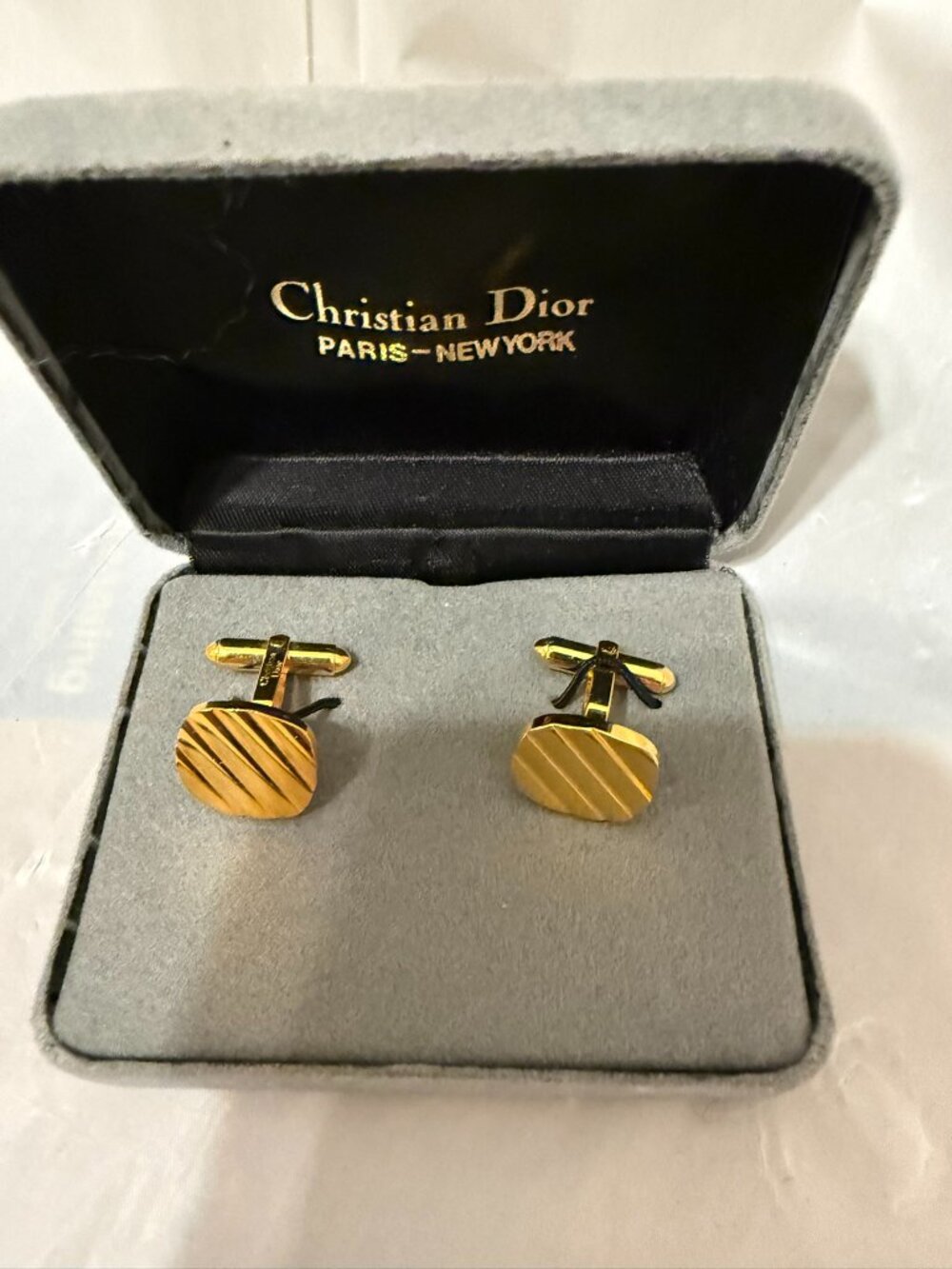 Christian Dior Vintage Gold Toned 1/2" Square Cufflinks Original Box - Picture 2 of 3